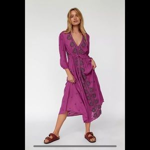 FREE PEOPLE : Embroidered Fable Midi Dress